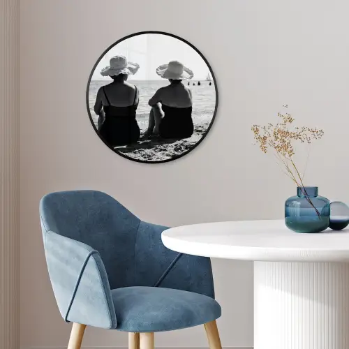 Vrouwen - Zonnehoed - Strand - Zwart - Wit Fotolijst rond zonder passe partout klein -sfeer2