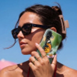 Roze bloemen - Vlinder - Zachte focus Toughcase MagSafe Apple iPhone 17 klein -Sfeer2V