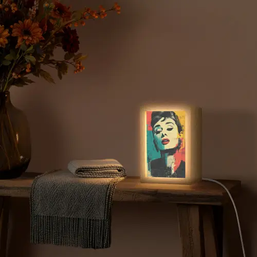 Vrouw - Rode lippen - Expressief - Grafisch Light Box met kabel (Tafellamp) klein -sfeer4