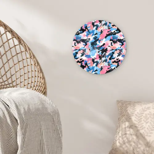 Roze - Blauw - Camouflage Wandcirkel plexiglas klein 852 -sfeer5