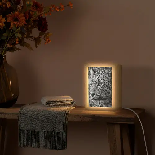 Luipaard - Zwart - Wit - Oog Light Box met kabel (Tafellamp) klein -sfeer4