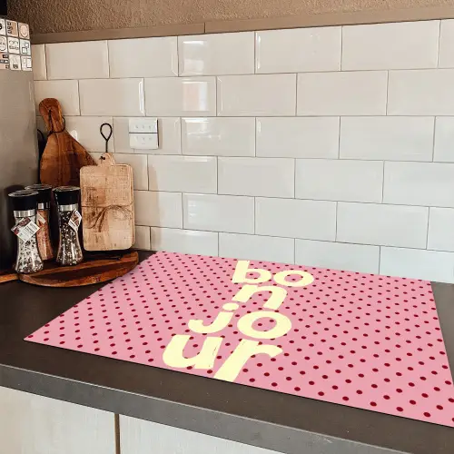 Bonjour - Stippen - Roze- Geel Inductie beschermer vinyl 3mm klein -sfeer3