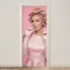 Vrouw - Roze - Parelketting - Krulspelden deurposter klein -3d_beige