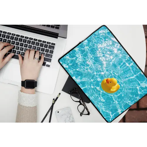 Badeend - Dobberen - Blauw laptophoes neopreen klein -bureau