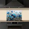 Bloemen - Schilderij - Blauw keuken achterwand spatscherm klein -sfeer1