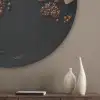 Wereldkaart - Espresso - Zwart Akoestische PET Vilt - Rond klein -sfeer5_closeup