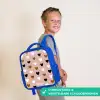 Zwart, wit en bruin hartjespatroon op oudroze achtergrond Kinderrugzak - Blauw middel -sfeer3_NL