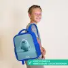 Blauw pluizig monster met hoorns Kinderrugzak - Blauw middel -sfeer3_NL