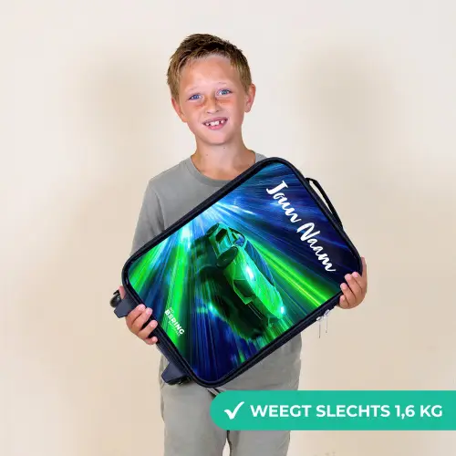 Sportauto - Groen - Snelheidslijnen - Neon Kinderkoffer - Zwart klein -sfeer4_NL