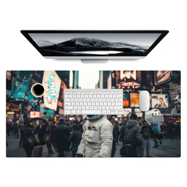 Desk Mat - City - People - Astronaut - White