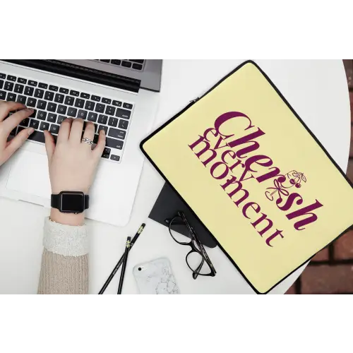 Cherish every moment - Cocktailglas - Geel laptophoes neopreen klein -bureau