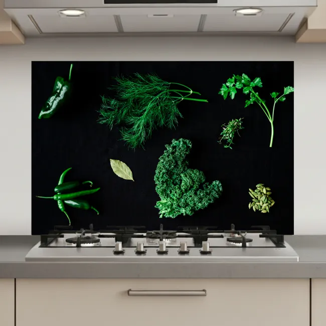 Specerijen en kruiden op zwarte achtergrond keuken achterwand spatscherm klein -3d_website