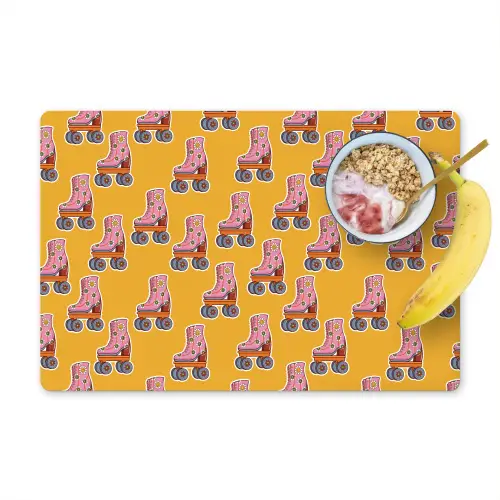 Geel - Rolschaatsen - Patroon Placemat vinyl groot 368 -zzzproduct_Kitchenyeah-website