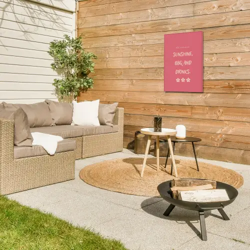 BBQ - Quote - Roze - Zomer Tuinposter op houten frame 2 cm dik klein -sfeer2