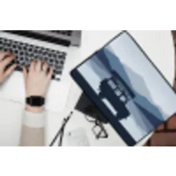 Auto - Meer - Bergen - Blauw laptophoes neopreen klein -bureau