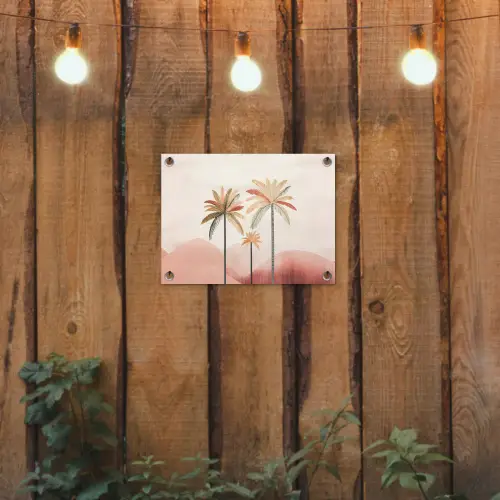 Palmbomen - Heuvels - Minimalistisch - Zachtroze tuinposter los doek klein -sfeer1