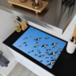 Zwaluwen - Vliegen - Blauw Inductie beschemer met haakjes klein -sfeer1