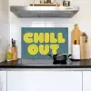 Chill out - Geel - Blauw Inductie beschemer met haakjes klein -sfeer2