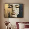 Abstract - Goud - Gezicht - Lippen Textielframe - compleet frame klein -sfeer1