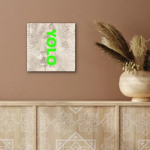 YOLO - Groen - Neon - Slangenprnt aluminium wit klein -sfeer4