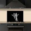 Giraffe - Dier - Zwart - Wit keuken achterwand spatscherm klein -sfeer1
