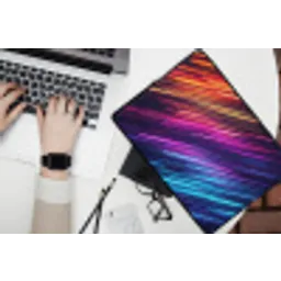 Snelheid - Kosmos - Kleurrijk laptophoes neopreen klein -bureau