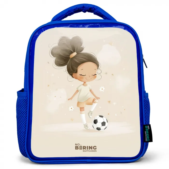 Meisje met een voetbal in beige kleuren Kinderrugzak - Blauw middel -3d