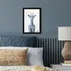 Giraffe - Delfts blauw - Dieren - Minimalistisch fotolijst zwart zonder passe partout klein -sfeer3