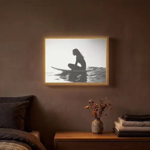 Silhouet - Vrouw - Surfplank - Water Light Box met batterij (Wandlamp) middel -sfeer4
