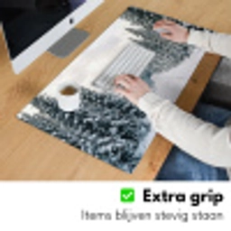 Weg - Sneeuw - Naaldbos - Winter - Avontuurlijk Muismat XXL klein -sfeer3