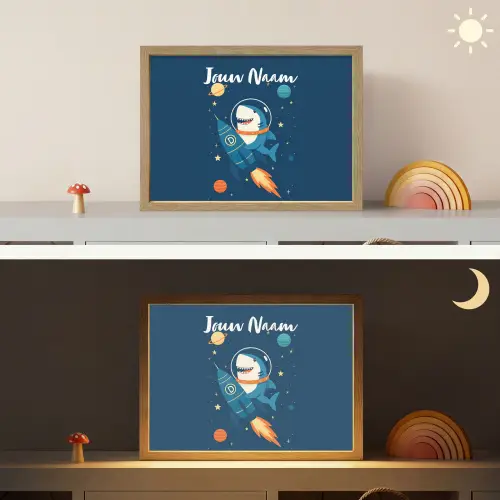 Raket - Haai - Ruimte Light Box met batterij (Wandlamp kind) middel -sfeer3_kind