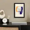 Minimalistisch - Gezicht - Hand - Oranje - Blauw fotolijst zwart zonder passe partout klein -sfeer1