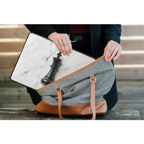 Schaakstuk - Koning - Zwart - Marmer laptophoes neopreen klein -tas