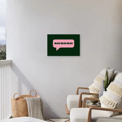 Tekstwolk - BLAH BLAH BLAH - Roze Tuinposter op houten frame 2 cm dik klein -sfeer1