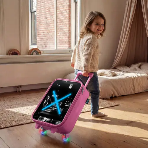 Felblauwe kruis in een nachtelijke scène Kinderkoffer - Roze klein -sfeer1