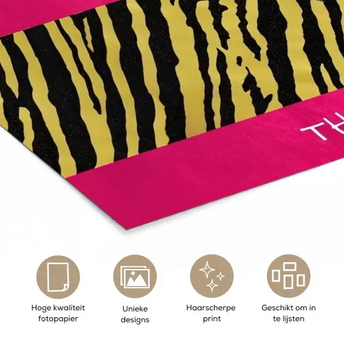 Kat - Baas - Roze - Tijgerprint poster papier klein -closeup_NL