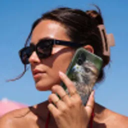 Buizerd - Roofvogel - Natuur - Bruin Toughcase MagSafe Apple iPhone 17 klein -Sfeer2V