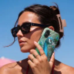 Pauw - Veren - Blauw Toughcase MagSafe Apple iPhone 17 klein -Sfeer2V