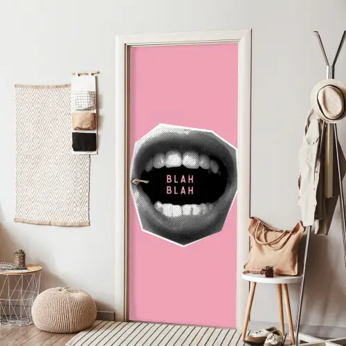 Mond - BLAH BLAH - Roze deurposter klein -sfeer6