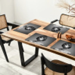 Vrouw - Zwart Wit - Ketting - Zonnebril Placemat vinyl groot -zzsfeer4_Kitchenyeah-website
