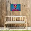 Vrouw - Kauwgom - Zonnebril - Oranje Tuinposter op houten frame 2 cm dik klein -sfeer4