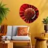 Close up - Bloem - Quote - Rood Wandcirkel Organisch Aluminium middel -sfeer4