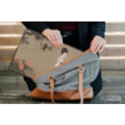 Vrouw - Azië - Kunst - Beige laptophoes neopreen klein -tas