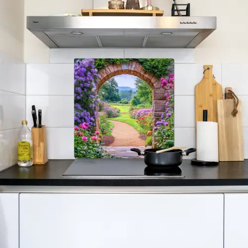 Doorkijk - Poort - Bloemen - Tuin Inductie beschemer met haakjes middel -sfeer2