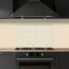 Floraal - Ornament - Beige keuken achterwand spatscherm klein 900 -sfeer1