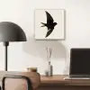Zwarte zwaluw - Gouden accenten - Lichte achtergrond aluminium wit klein -sfeer5