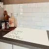 Minimalistisch - Love - Beige Inductie beschermer vinyl 3mm klein -sfeer3