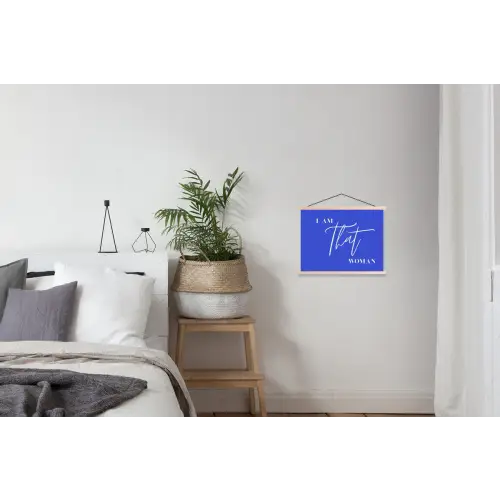 Blauw - I am that woman - Sierlijk - Minimalistisch textielposter latten blank klein -woonkamer