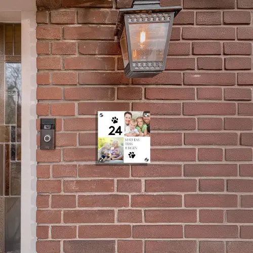 Familieportret met pootafdrukken - Klassiek Naambord Vierkant klein -sfeer7-XS