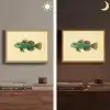 Vis - Blauw - Stippen - Schubben Light Box met batterij (Wandlamp) middel -sfeer3